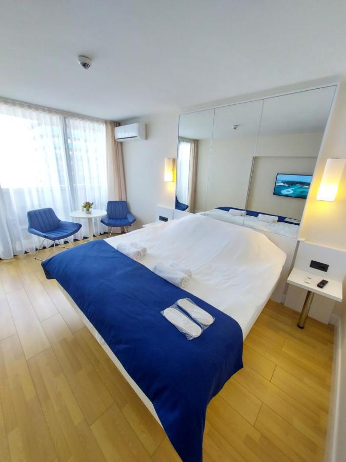 Номера На Высоких Этажах 24,31 Apartment Batumi Exterior photo