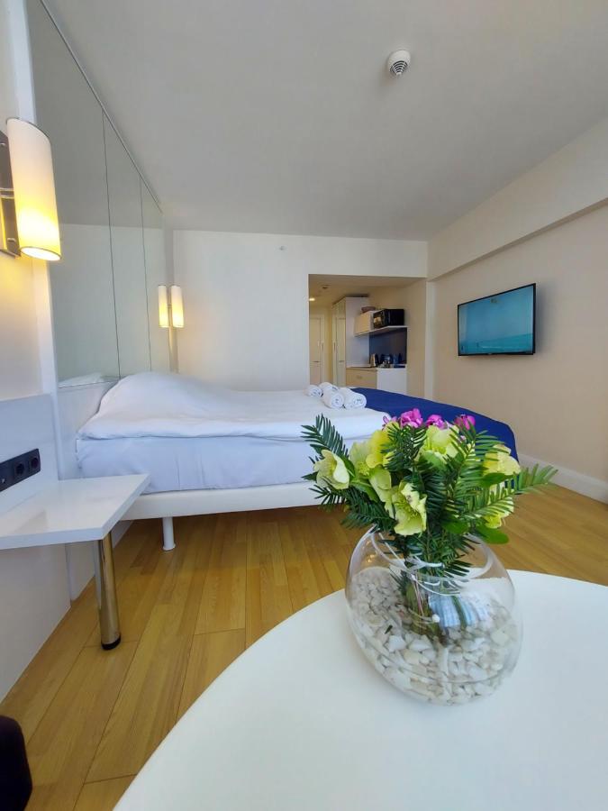 Номера На Высоких Этажах 24,31 Apartment Batumi Exterior photo
