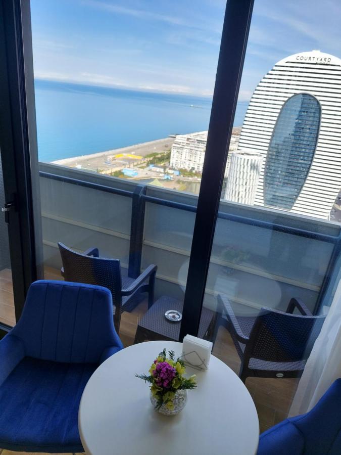Номера На Высоких Этажах 24,31 Apartment Batumi Exterior photo