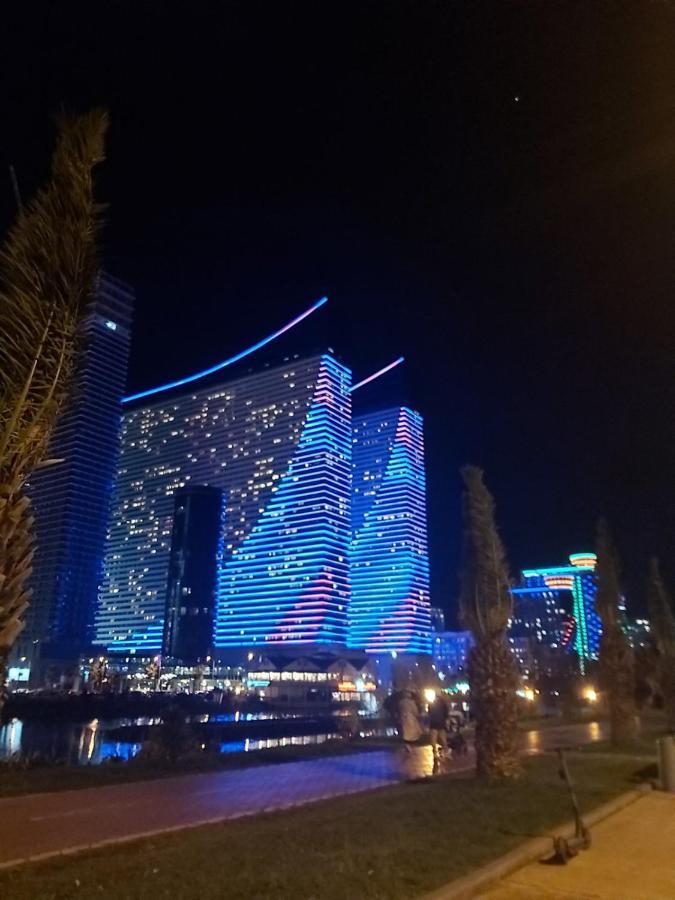 Номера На Высоких Этажах 24,31 Apartment Batumi Exterior photo