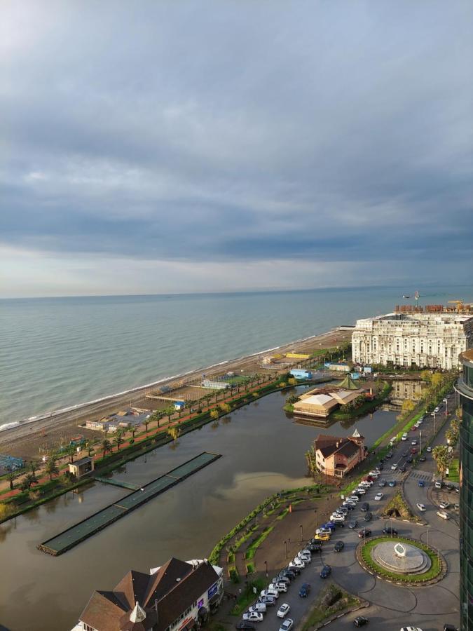Номера На Высоких Этажах 24,31 Apartment Batumi Exterior photo