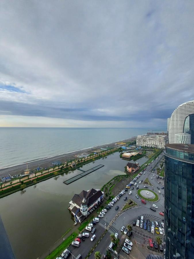 Номера На Высоких Этажах 24,31 Apartment Batumi Exterior photo