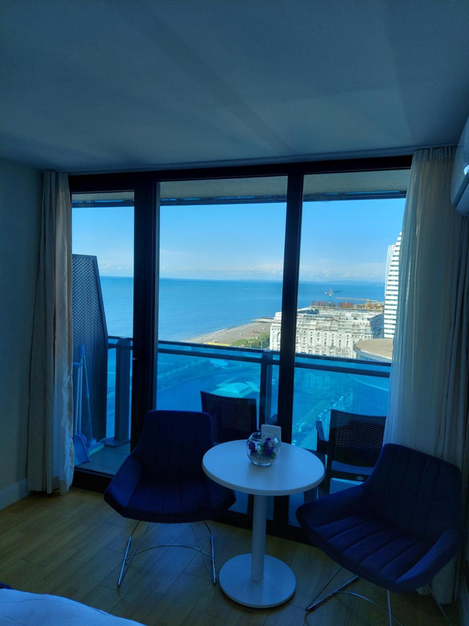 Номера На Высоких Этажах 24,31 Apartment Batumi Room photo